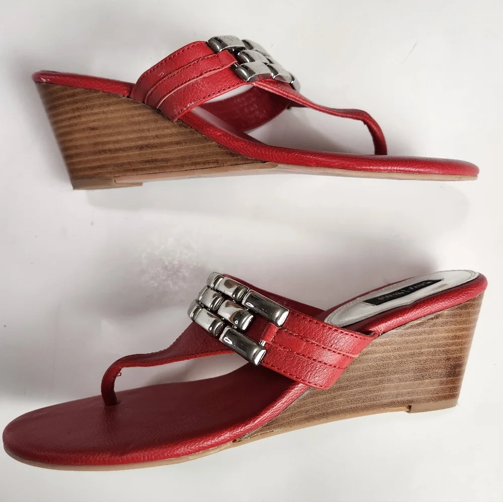 WHBM Red Leather Heavy Chain Accent Wedge Thong Sandals Size 10M